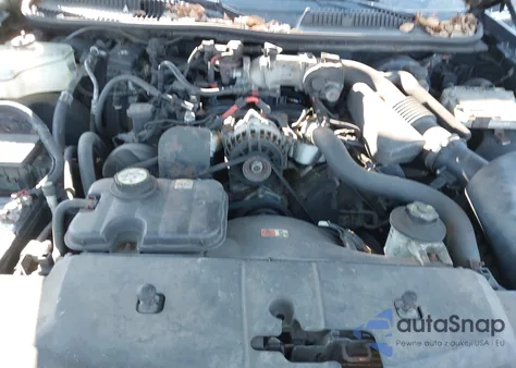 2005 Lincoln Town Car Signature from USA, damaged, VIN 1LNHM81W35Y642287